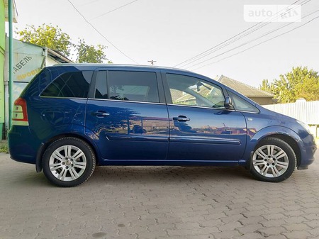 Opel Zafira Tourer 2011  випуску Ужгород з двигуном 0 л  мінівен механіка за 7650 долл. 