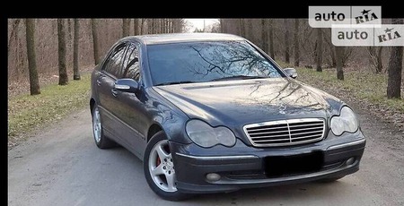 Mercedes-Benz C 270 2002  випуску Дніпро з двигуном 2.7 л дизель седан механіка за 4200 долл. 