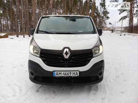 Renault Trafic 2015  випуску Житомир з двигуном 1.6 л дизель мінівен механіка за 14799 долл. 