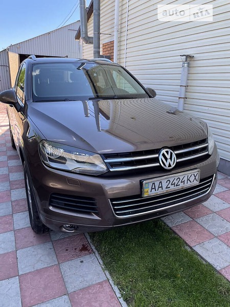 Volkswagen Touareg 2012  випуску Черкаси з двигуном 0 л дизель позашляховик автомат за 18900 долл. 