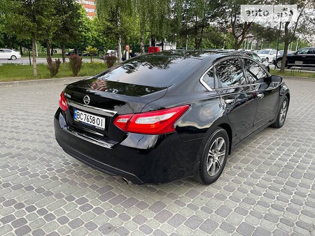 Nissan Altima 2015  випуску Львів з двигуном 2.5 л бензин седан автомат за 10000 долл. 