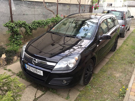 Opel Astra 2006  випуску Ужгород з двигуном 1.9 л дизель універсал механіка за 4600 долл. 