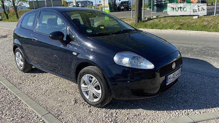 Fiat Punto 2011  випуску Львів з двигуном 1.2 л бензин хэтчбек механіка за 3599 долл. 