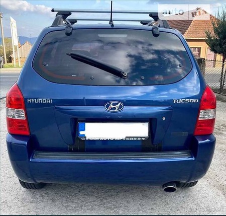 Hyundai Tucson 2004  випуску Київ з двигуном 0 л бензин позашляховик механіка за 5500 долл. 