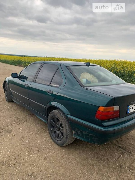 BMW 318 1994  випуску Тернопіль з двигуном 0 л бензин седан механіка за 3500 долл. 