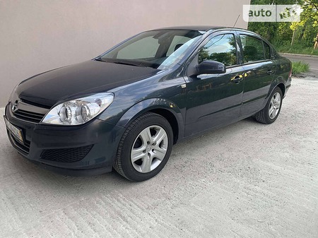 Opel Astra 2009  випуску Рівне з двигуном 1.6 л бензин седан механіка за 4222 долл. 