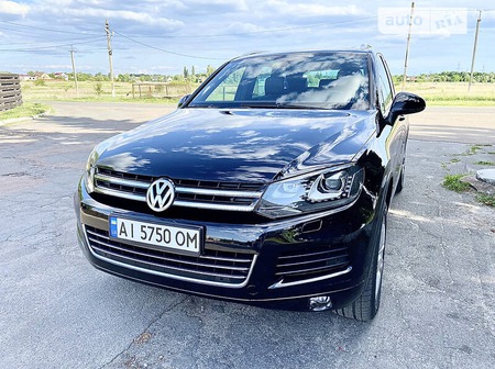 Volkswagen Touareg 2013  випуску Київ з двигуном 3 л дизель позашляховик автомат за 24800 долл. 