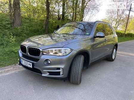 BMW X5 2015  випуску Львів з двигуном 3 л дизель позашляховик автомат за 34300 долл. 