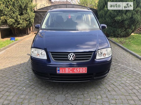 Volkswagen Touran 2005  випуску Луцьк з двигуном 1.6 л бензин мінівен механіка за 4900 долл. 