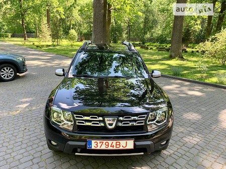Dacia Duster 2015  випуску Львів з двигуном 1.5 л дизель позашляховик механіка за 10100 долл. 