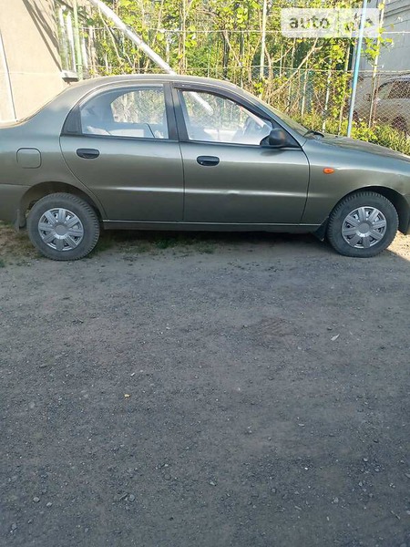 Daewoo Lanos 2005  випуску Ужгород з двигуном 1.5 л  седан механіка за 3000 долл. 