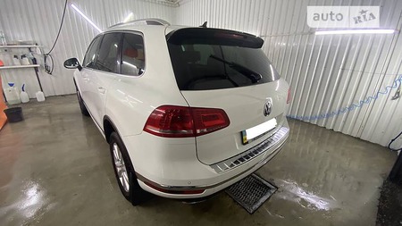 Volkswagen Touareg 2015  випуску Київ з двигуном 3 л дизель позашляховик автомат за 32000 долл. 