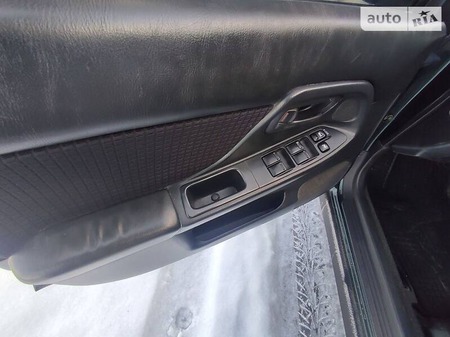 Subaru Impreza 2003  випуску Харків з двигуном 1.6 л бензин седан автомат за 4200 долл. 