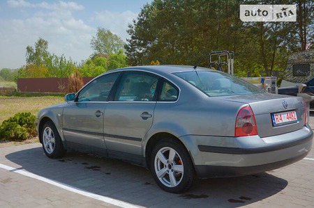 Volkswagen Passat 2002  выпуска Львов с двигателем 1.9 л дизель седан механика за 4800 долл. 