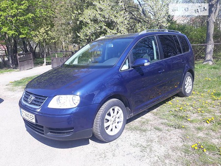 Volkswagen Touran 2006  випуску Луцьк з двигуном 1.4 л бензин мінівен механіка за 6750 долл. 