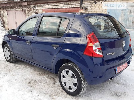 Dacia Sandero 2009  випуску Суми з двигуном 1.4 л бензин хэтчбек механіка за 4350 долл. 