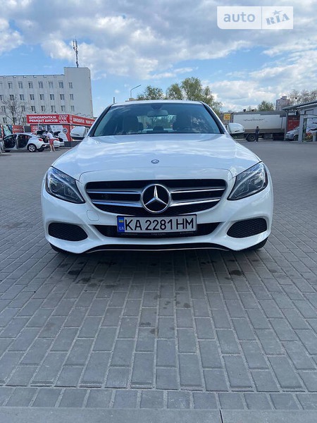 Mercedes-Benz C 300 2015  випуску Київ з двигуном 2 л бензин седан автомат за 26000 долл. 