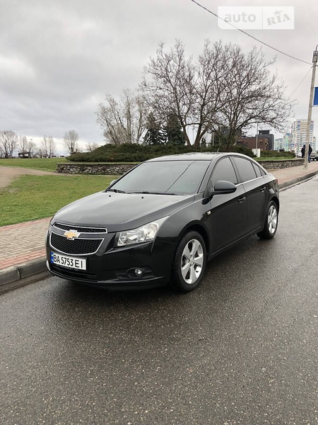 Chevrolet Cruze 2010  випуску Черкаси з двигуном 1.8 л бензин седан механіка за 7600 долл. 