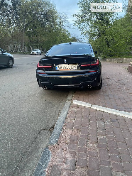 BMW 330 2019  випуску Київ з двигуном 2 л бензин седан автомат за 45500 долл. 