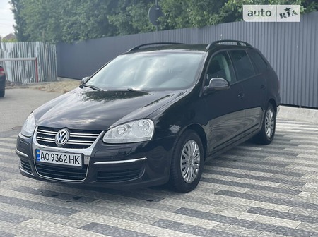 Volkswagen Golf 2009  випуску Ужгород з двигуном 1.6 л бензин універсал механіка за 6150 долл. 