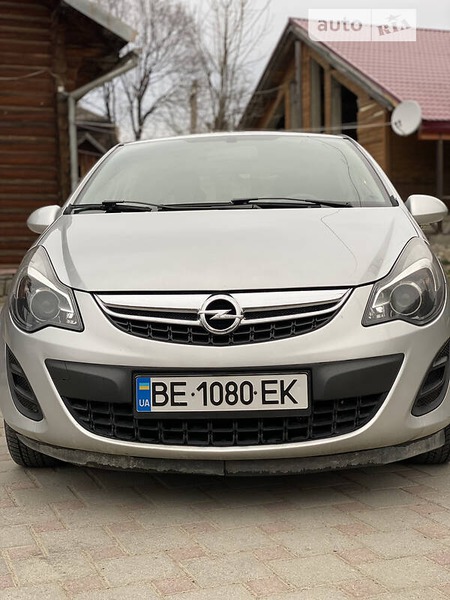 Opel Corsa 2013  випуску Ужгород з двигуном 1.3 л дизель хэтчбек механіка за 6200 долл. 