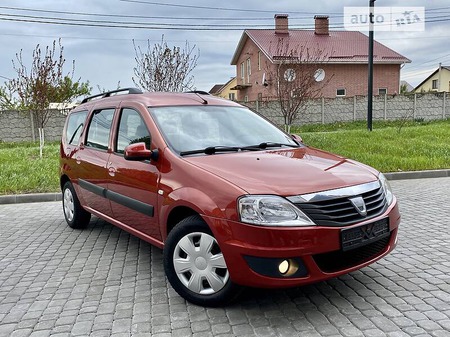 Dacia Logan 2010  випуску Вінниця з двигуном 1.6 л бензин універсал механіка за 6450 долл. 