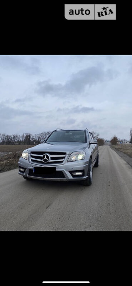 Mercedes-Benz GLK 250 2010  випуску Дніпро з двигуном 2.1 л дизель позашляховик автомат за 13799 долл. 