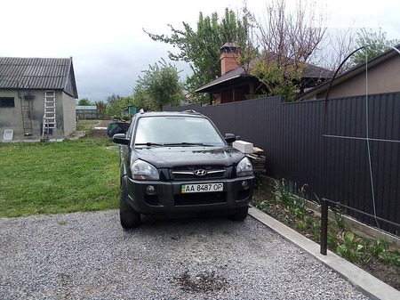 Hyundai Tucson 2008  випуску Київ з двигуном 0 л  позашляховик механіка за 9000 долл. 