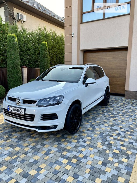 Volkswagen Touareg 2012  випуску Чернівці з двигуном 3 л дизель позашляховик автомат за 26700 долл. 