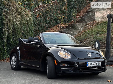 Volkswagen Beetle 2017  випуску Одеса з двигуном 2 л бензин кабріолет автомат за 15500 долл. 