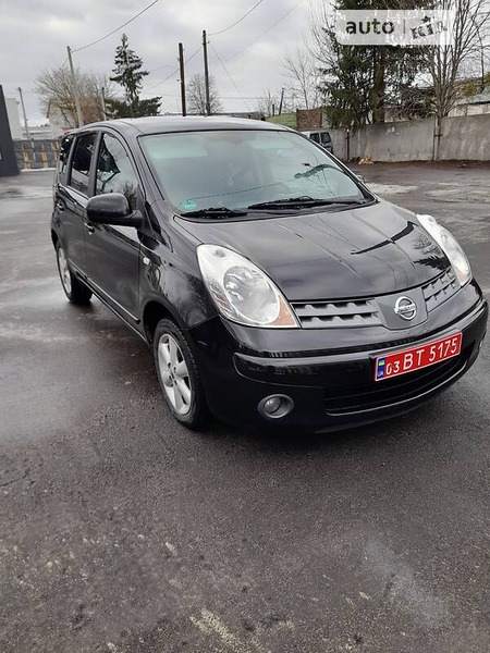 Nissan Note 2008  випуску Рівне з двигуном 1.4 л  хэтчбек механіка за 5470 долл. 