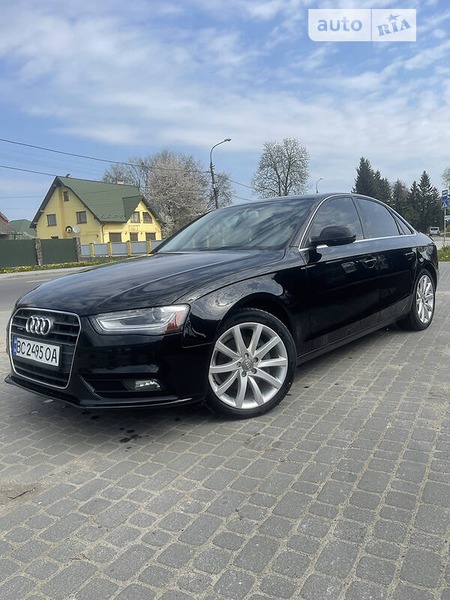 Audi A4 Limousine 2013  випуску Львів з двигуном 2 л бензин седан автомат за 13700 долл. 