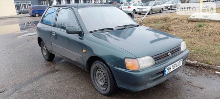 Toyota Starlet 1989  випуску Одеса з двигуном 1 л  хэтчбек механіка за 2000 долл. 