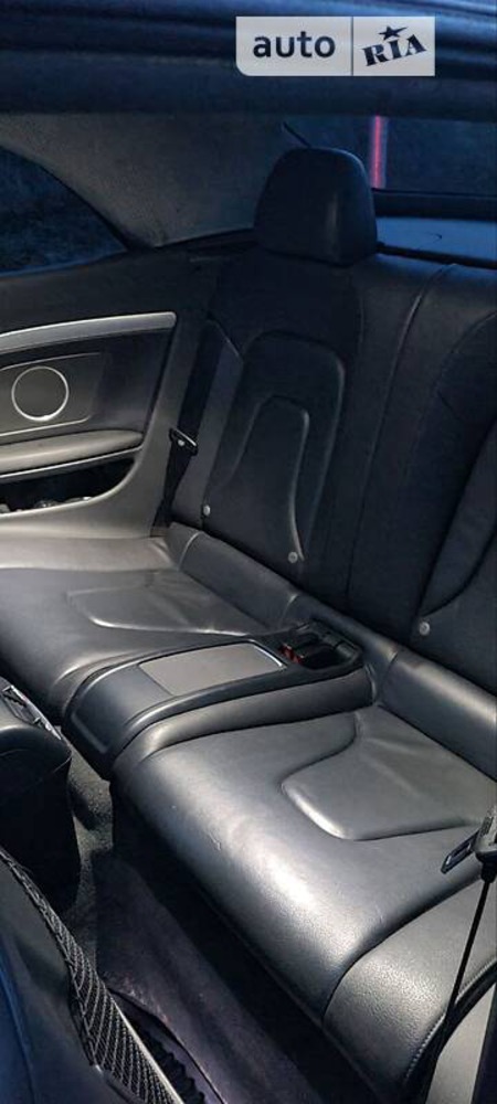 Audi A5 2015  випуску Івано-Франківськ з двигуном 2 л бензин кабріолет автомат за 21000 долл. 