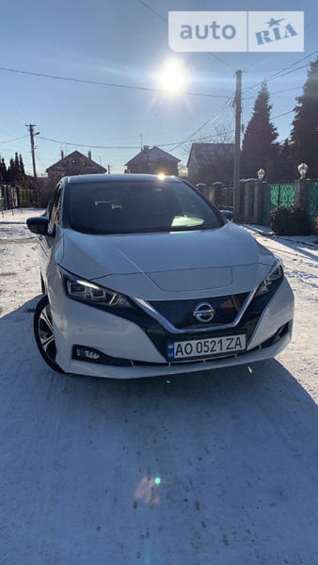 Nissan Leaf 2021  випуску Ужгород з двигуном 0 л електро хэтчбек автомат за 26399 долл. 