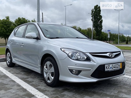 Hyundai i30 2011  випуску Полтава з двигуном 1.6 л  хэтчбек автомат за 8000 долл. 