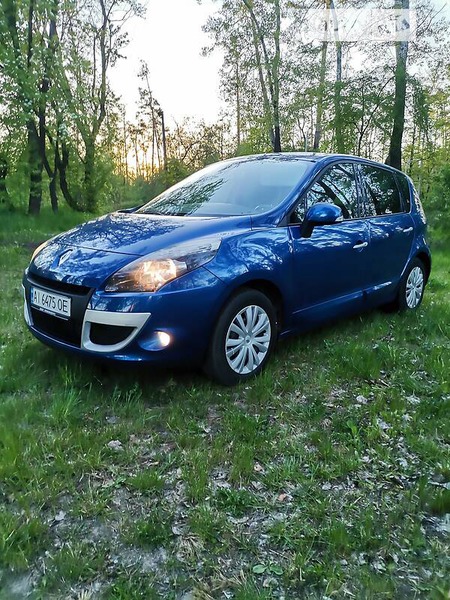 Renault Scenic 2011  випуску Черкаси з двигуном 1.4 л бензин універсал механіка за 7300 долл. 