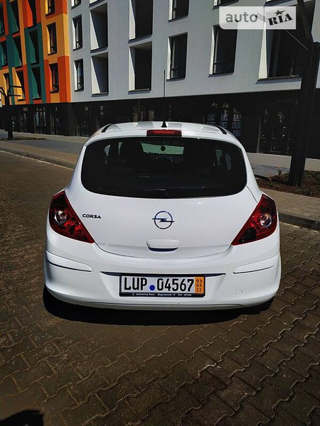 Opel Corsa 2007  випуску Івано-Франківськ з двигуном 1 л бензин хэтчбек механіка за 3850 долл. 