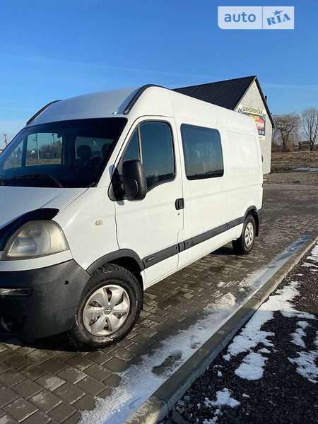 Opel Movano 2005  випуску Львів з двигуном 3 л дизель мінівен механіка за 7800 долл. 