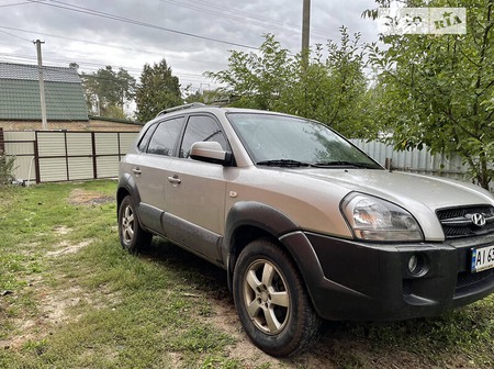 Hyundai Tucson 2006  випуску Київ з двигуном 2 л бензин позашляховик механіка за 8600 долл. 