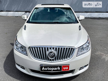 Buick LaCrosse 2011  випуску Київ з двигуном 2.4 л гібрид седан автомат за 10990 долл. 