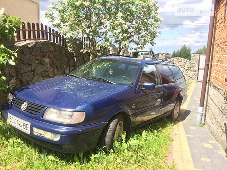Volkswagen Passat 1996  випуску Львів з двигуном 1.9 л дизель універсал механіка за 1500 долл. 