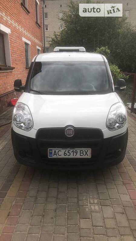 Fiat Doblo 2012  випуску Луцьк з двигуном 1.3 л дизель мінівен механіка за 6900 долл. 