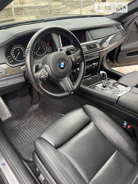 BMW 740 2014  випуску Київ з двигуном 3 л бензин седан автомат за 24000 долл. 