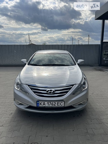 Hyundai Sonata 2014  випуску Київ з двигуном 2 л газ седан автомат за 7200 долл. 