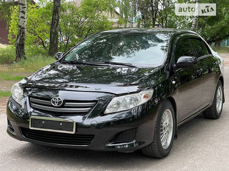 Toyota Corolla 2008  випуску Суми з двигуном 1.6 л  седан механіка за 7450 долл. 