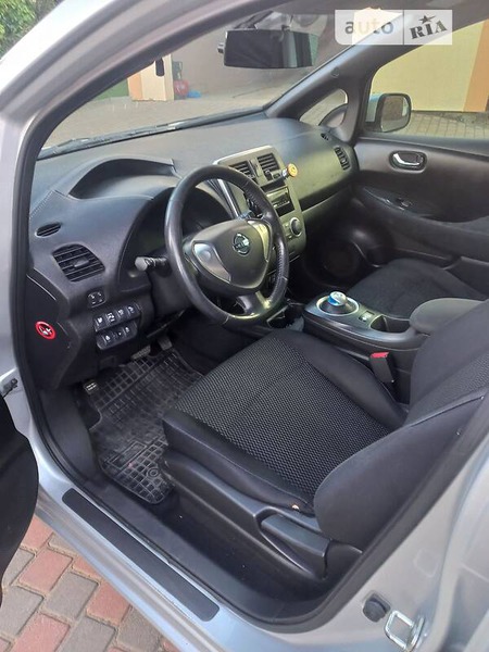 Nissan Leaf 2014  випуску Чернівці з двигуном 0 л електро універсал автомат за 11300 долл. 