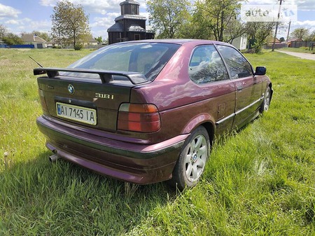 BMW 318 1995  випуску Київ з двигуном 1.8 л  хэтчбек механіка за 3000 долл. 