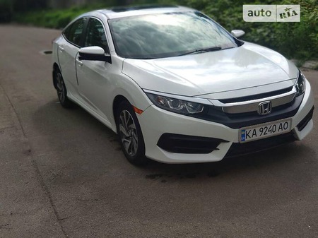 Honda Civic 2018  випуску Київ з двигуном 0 л бензин седан автомат за 12500 долл. 