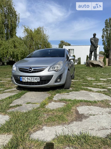 Opel Corsa 2012  випуску Хмельницький з двигуном 1.3 л дизель хэтчбек механіка за 5555 долл. 